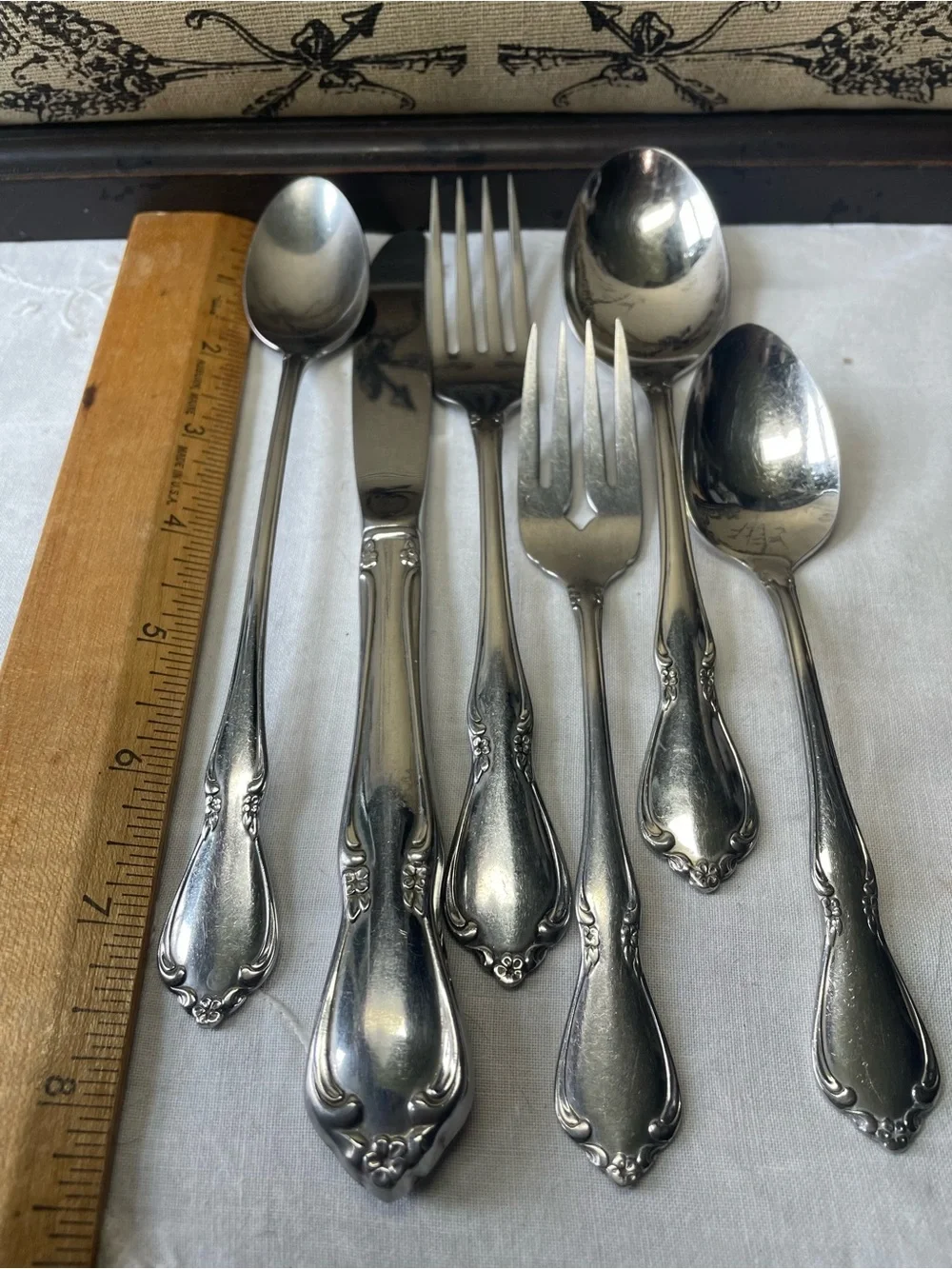 Oneida Château stainless deluxe  flatware replacement knife fork spoon ornate